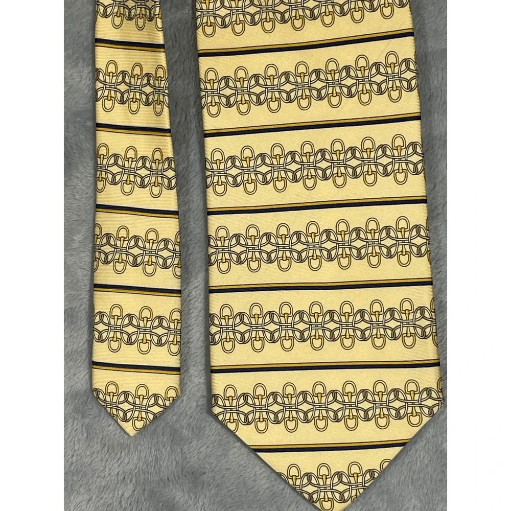 Paolo Designed by Paolo Gucci Mens Silk Tie Yellow Horsebit Chain Link Italy